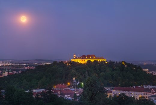 Úplněk nad Špilberkem